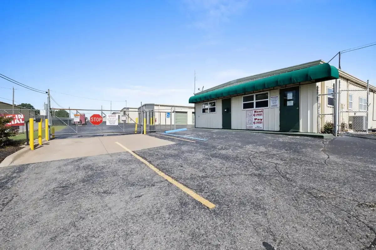 On-site office at Legacy Self Storage Kenwood
